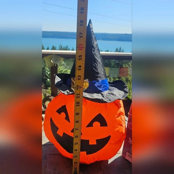 Airdorable Airblown Inflatable 19" Tabletop Jack o' Lantern w/Black Hat - Picture 3 of 6